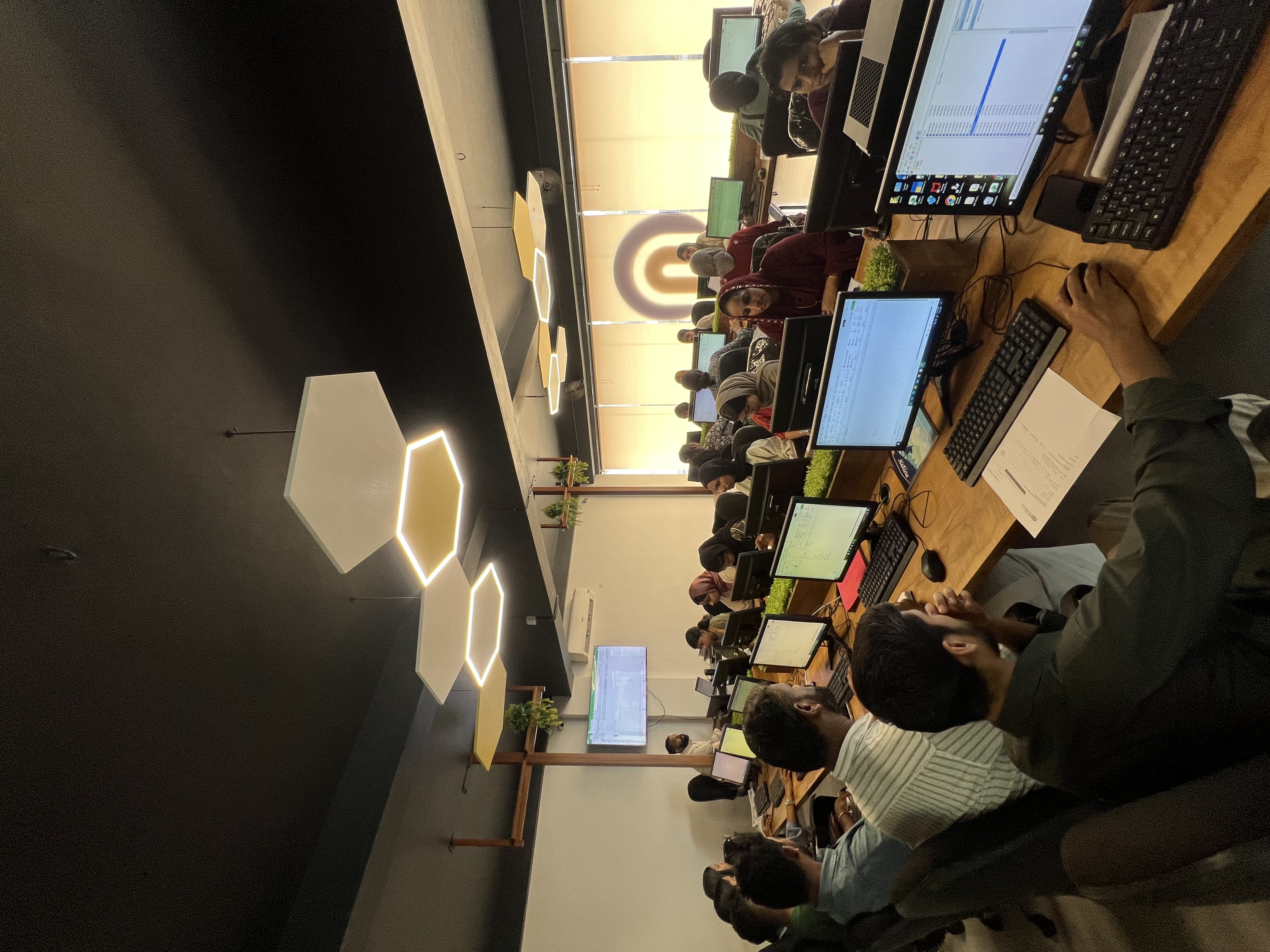 Students learning together in the Aced Academy lab